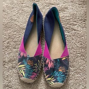 Sperry Navy and Pink Tropical Canvas Espadrilles